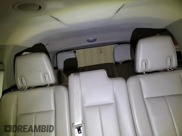 ✅ 2012 Ford Expedition XLT • VIN: 1FMJU1J53CEF16848 • Lot: 87126815. Wystawiony na Copart z przebiegiem Nie podano. Bezpłatny archiwum sprzedaży aukcyjnych z USA i szczegółowy raport historii pojazdu na DreamBid. Zdjęcie 10.