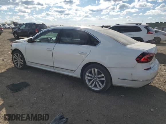 ✅ 2017 Volkswagen Passat SEL Premium • VIN: 1VWCT7A36HC084628 • Lot: 90542645. Listed on Copart with 61,013 mi. Free auction sales archive from the USA and detailed vehicle history report at DreamBid. Image 2.