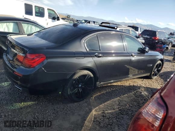 ✅ 2013 BMW 7 Series 750Li xDrive • VIN: WBAYF8C5XDD141533 • Lot: 86252435. Wystawiony na Copart z przebiegiem 64 511 mil. Bezpłatny archiwum sprzedaży aukcyjnych z USA i szczegółowy raport historii pojazdu na DreamBid. Zdjęcie 3.