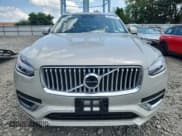 ✅ 2022 Volvo XC90 Inscription • VIN: YV4A22PL5N1787861 • Lot: 65579025. Wystawiony na Copart z przebiegiem 61 397 mil. Bezpłatny archiwum sprzedaży aukcyjnych z USA i szczegółowy raport historii pojazdu na DreamBid. Zdjęcie 5.