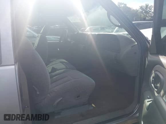 1998 GMC Sierra 1500 с VIN 2GTEK19R5W1517959, выставлен на аукционе IAAI как лот 43309396 с пробегом 225 560 миль миль и . История ставок и продаж доступна на DreamBid. Изображение 5.