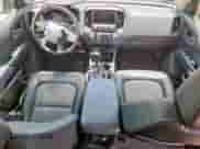 2020 Chevrolet Colorado 2WD Z71 z VIN 1GCGSDEN8L1243994, wystawiony jako Copart lot #61609345 z przebiegiem 123 428 mil mil oraz Szkoda całkowita • Salvage title. Historia ofert i sprzedaży dostępna na DreamBid. Obrazek 8.