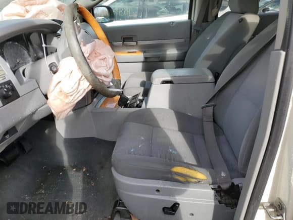 ✅ 2009 Chrysler Aspen Limited • VIN: 1A8HW58P29F713260 • Lot: 81580054. Wystawiony na Copart z przebiegiem 148 946 mil. Bezpłatny archiwum sprzedaży aukcyjnych z USA i szczegółowy raport historii pojazdu na DreamBid. Zdjęcie 7.