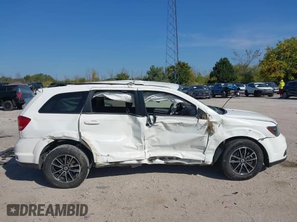 ✅ 2019 Dodge Journey SE • VIN: 3C4PDCBB8KT758578 • Lot: 43363237. Wystawiony na IAAI z przebiegiem 78 746 mil. Bezpłatny archiwum sprzedaży aukcyjnych z USA i szczegółowy raport historii pojazdu na DreamBid. Zdjęcie 13.