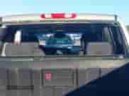 2008 Chevrolet Silverado 1500 Work Truck z VIN 1GCEC19X28Z147009, wystawiony jako IAAI lot #41497427 z przebiegiem 181 415 mil mil oraz . Historia ofert i sprzedaży dostępna na DreamBid. Obrazek 12.