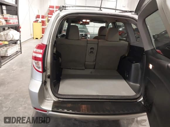 ✅ 2011 Toyota RAV4 • VIN: 2T3BK4DV1BW062926 • Лот: 43761565. Опубликован ранее на IAAI с пробегом 135 739 миль. Бесплатный доступ к архиву аукционных продаж из США и подробный отчёт об истории автомобиля на DreamBid. Изображение 17.