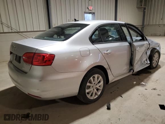 ✅ 2011 Volkswagen Jetta SE • VIN: 3VWDZ7AJ0BM025453 • Lot: 91719135. Listed on Copart with 120,482 mi. Free auction sales archive from the USA and detailed vehicle history report at DreamBid. Image 3.