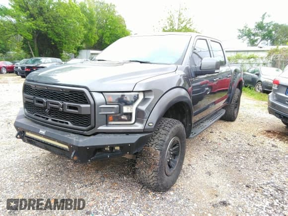 ✅ 2017 Ford F-150 Raptor • VIN: 1FTFW1RG8HFA31164 • Лот: 42125542. Опубликован ранее на IAAI с пробегом 164 745 миль. Бесплатный доступ к архиву аукционных продаж из США и подробный отчёт об истории автомобиля на DreamBid. Изображение 20.