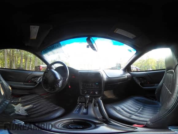 2002 Chevrolet Camaro z VIN 2G1FP32K522138620, wystawiony jako IAAI lot #43319461 z przebiegiem 143 190 mil mil oraz . Historia ofert i sprzedaży dostępna na DreamBid. Obrazek 18.