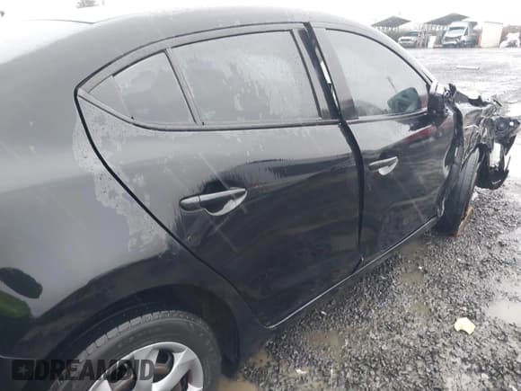✅ 2016 Mazda 3 i Sport • VIN: JM1BM1T7XG1308342 • Lot: 41518407. Listed on IAAI with 194,967 mi. Free auction sales archive from the USA and detailed vehicle history report at DreamBid. Image 18.