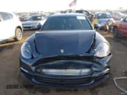 ✅ 2018 Porsche Panamera 4 E-Hybrid • VIN: WP0AE2A73JL127094 • Lot: 41215363. Wystawiony na IAAI z przebiegiem 64 461 mil. Bezpłatny archiwum sprzedaży aukcyjnych z USA i szczegółowy raport historii pojazdu na DreamBid. Zdjęcie 12.