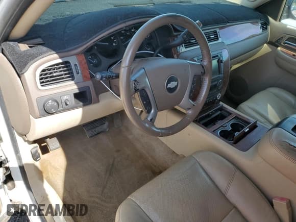 ✅ 2009 Chevrolet Suburban LTZ • VIN: 1GNFC360X9R298146 • Лот: 62812405. Опубликован ранее на Copart с пробегом 189 994 миль. Бесплатный доступ к архиву аукционных продаж из США и подробный отчёт об истории автомобиля на DreamBid. Изображение 8.