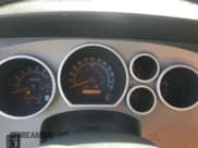 ✅ 2010 Toyota Tundra • VIN: 5TFUW5F11AX131749 • Lot: 71051155. Wystawiony na Copart z przebiegiem 152 066 mil. Bezpłatny archiwum sprzedaży aukcyjnych z USA i szczegółowy raport historii pojazdu na DreamBid. Zdjęcie 9.