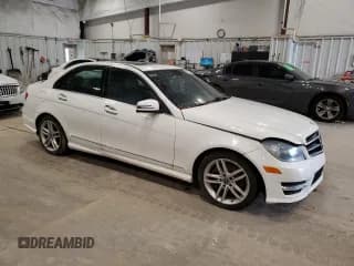 ✅ 2014 Mercedes-Benz C 300 Sport • VIN: WDDGF8AB1EA941850 • Лот: 89684165. Опубликован ранее на Copart с пробегом 102 849 миль. Бесплатный доступ к архиву аукционных продаж из США и подробный отчёт об истории автомобиля на DreamBid. Изображение 4.