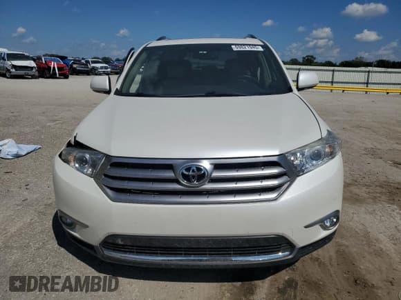 ✅ 2013 Toyota Highlander Limited • VIN: 5TDYK3EHXDS126477 • Лот: 69821945. Опубликован ранее на Copart с пробегом 73 778 миль. Бесплатный доступ к архиву аукционных продаж из США и подробный отчёт об истории автомобиля на DreamBid. Изображение 5.