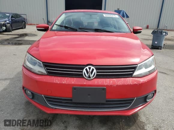 ✅ 2011 Volkswagen Jetta SEL • VIN: 3VWLZ7AJXBM375295 • Lot: 62606275. Listed on Copart with 191,119 mi. Free auction sales archive from the USA and detailed vehicle history report at DreamBid. Image 5.