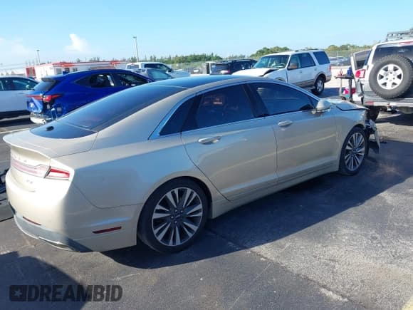 ✅ 2017 Lincoln MKZ Select • VIN: 3LN6L5C95HR602473 • Lot: 43370644. Wystawiony na IAAI z przebiegiem 65 829 mil. Bezpłatny archiwum sprzedaży aukcyjnych z USA i szczegółowy raport historii pojazdu na DreamBid. Zdjęcie 4.