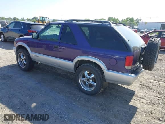 1995 Chevrolet Blazer с VIN 1GNCT18W8S2184847, выставлен на аукционе IAAI как лот 43132776 с пробегом 110 196 миль миль и . История ставок и продаж доступна на DreamBid. Изображение 3.