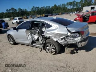 ✅ 2017 Chevrolet Impala LT • VIN: 1G1105S3XHU117462 • Лот: 74311044. Опубликован ранее на Copart с пробегом 163 712 миль. Бесплатный доступ к архиву аукционных продаж из США и подробный отчёт об истории автомобиля на DreamBid. Изображение 2.