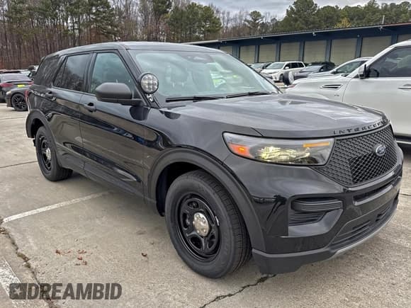 ✅ 2025 Ford Police Interceptor Utility • VIN: 1FM5K8AC0SGA05566 • Lot: 96831695. Wystawiony na Copart z przebiegiem 27 mil. Bezpłatny archiwum sprzedaży aukcyjnych z USA i szczegółowy raport historii pojazdu na DreamBid. Zdjęcie 1.