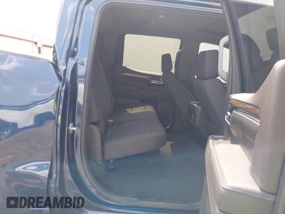 ✅ 2022 Chevrolet Silverado 1500 RST • VIN: 1GCUDEED1NZ527417 • Lot: 42400580. Wystawiony na IAAI z przebiegiem 54 675 mil. Bezpłatny archiwum sprzedaży aukcyjnych z USA i szczegółowy raport historii pojazdu na DreamBid. Zdjęcie 8.