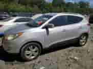 2013 Hyundai Tucson GLS z VIN KM8JU3AC8DU550995, wystawiony jako Copart lot #70293494 z przebiegiem 175 354 mil mil oraz Szkoda całkowita • Salvage title. Historia ofert i sprzedaży dostępna na DreamBid. Obrazek 1.