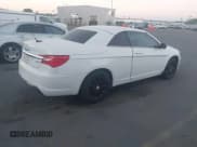 ✅ 2011 Chrysler 200 Limited • VIN: 1C3BC7EG6BN615659 • Lot: 42964449. Listed on IAAI with 125,805 mi. Free auction sales archive from the USA and detailed vehicle history report at DreamBid. Image 4.