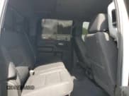 ✅ 2022 Chevrolet Silverado 2500HD LT • VIN: 1GC1YNEY2NF342112 • Lot: 92041275. Wystawiony na Copart z przebiegiem 61 076 mil. Bezpłatny archiwum sprzedaży aukcyjnych z USA i szczegółowy raport historii pojazdu na DreamBid. Zdjęcie 11.