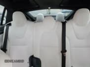 ✅ 2017 Tesla Model X 90D • VIN: 5YJXCAE23HF067744 • Lot: 92631755. Wystawiony na Copart z przebiegiem 47 016 mil. Bezpłatny archiwum sprzedaży aukcyjnych z USA i szczegółowy raport historii pojazdu na DreamBid. Zdjęcie 10.