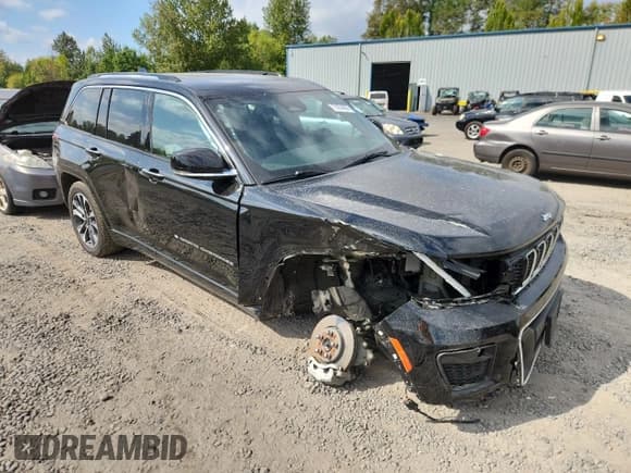 ✅ 2023 Jeep Grand Cherokee Overland • VIN: 1C4RJHDG0PC586329 • Lot: 72053965. Listed on Copart with 18,232 mi. Free auction sales archive from the USA and detailed vehicle history report at DreamBid. Image 4.