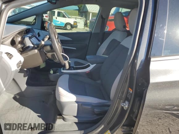 ✅ 2018 Chevrolet Bolt EV LT • VIN: 1G1FW6S0XJ4137796 • Lot: 80563314. Wystawiony na Copart z przebiegiem 31 551 mil. Bezpłatny archiwum sprzedaży aukcyjnych z USA i szczegółowy raport historii pojazdu na DreamBid. Zdjęcie 7.