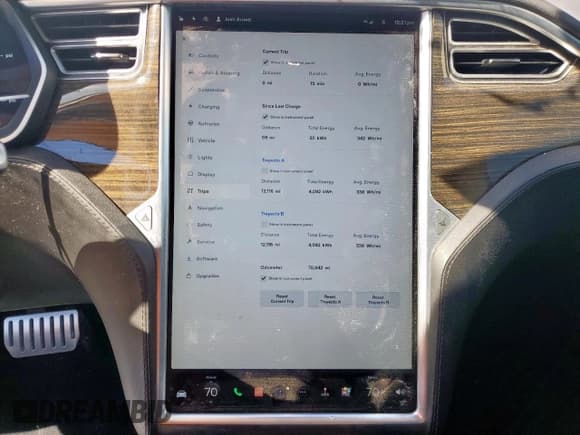 ✅ 2015 Tesla Model S 85D • VIN: 5YJSA1H48FF090026 • Лот: 85408855. Опубликован ранее на Copart с пробегом 78 942 миль. Бесплатный доступ к архиву аукционных продаж из США и подробный отчёт об истории автомобиля на DreamBid. Изображение 9.