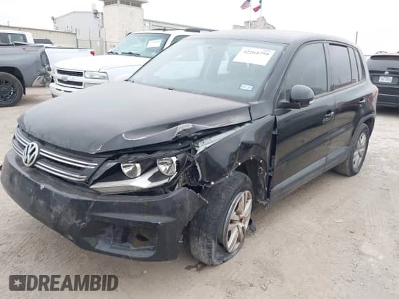 2013 Volkswagen Tiguan SE с VIN WVGAV7AXXDW519677, выставлен на аукционе IAAI как лот 42264759 с пробегом 103 913 миль миль и . История ставок и продаж доступна на DreamBid. Изображение 2.