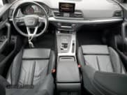 ✅ 2020 Audi Q5 Premium • VIN: WA1ANAFY8L2075749 • Lot: 81255645. Wystawiony na Copart z przebiegiem 52 833 mil. Bezpłatny archiwum sprzedaży aukcyjnych z USA i szczegółowy raport historii pojazdu na DreamBid. Zdjęcie 8.