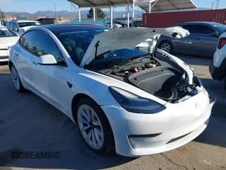 ✅ 2022 Tesla Model 3 Long Range • VIN: 5YJ3E1EB6NF125799 • Lot: 43739685. Wystawiony na IAAI z przebiegiem 54 400 mil. Bezpłatny archiwum sprzedaży aukcyjnych z USA i szczegółowy raport historii pojazdu na DreamBid. Zdjęcie 1.