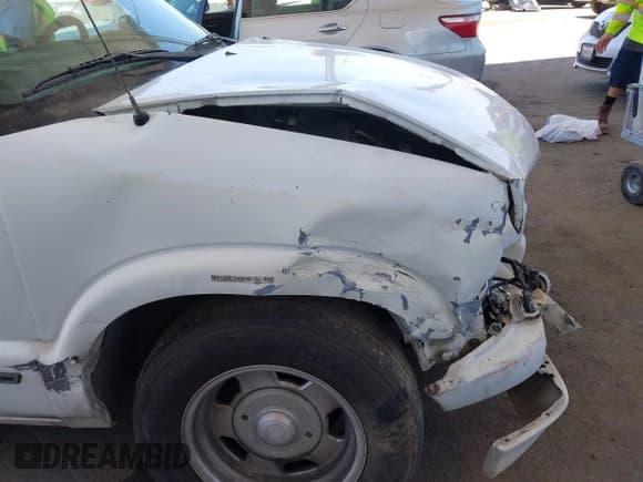 ✅ 2000 Chevrolet S-10 LS • VIN: 1GCCS14W5Y8198860 • Лот: 42696217. Опубликован ранее на IAAI с пробегом 150 213 миль. Бесплатный доступ к архиву аукционных продаж из США и подробный отчёт об истории автомобиля на DreamBid. Изображение 6.