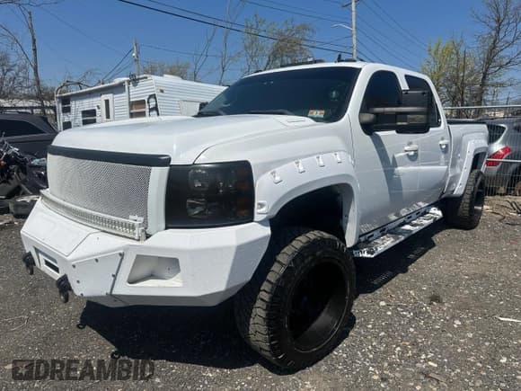 ✅ 2011 Chevrolet Silverado 2500HD LT • VIN: 1GC1KXCG6BF222090 • Лот: 67040425. Опубликован ранее на Copart с пробегом 170 910 миль. Бесплатный доступ к архиву аукционных продаж из США и подробный отчёт об истории автомобиля на DreamBid. Изображение 2.