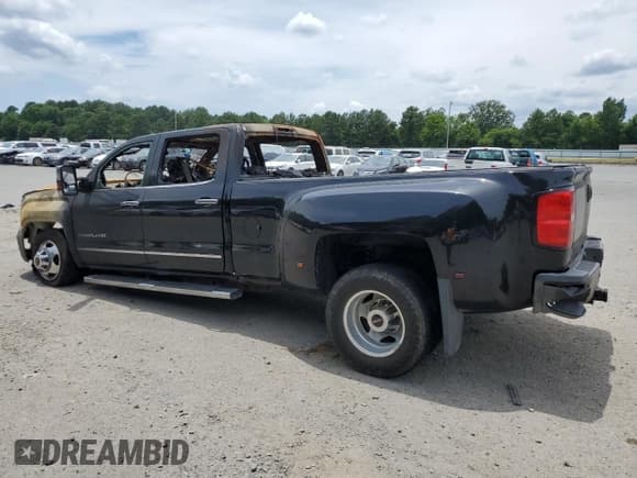✅ 2019 GMC Sierra 3500HD Denali • VIN: 1GT42WEY3KF149547 • Лот: 59191335. Опубликован ранее на Copart с пробегом Не указан. Бесплатный доступ к архиву аукционных продаж из США и подробный отчёт об истории автомобиля на DreamBid. Изображение 2.
