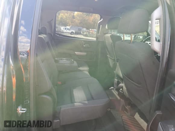 ✅ 2018 Chevrolet Silverado 1500 LT • VIN: 3GCUKREC3JG551538 • Лот: 87404545. Опубликован ранее на Copart с пробегом 175 968 миль. Бесплатный доступ к архиву аукционных продаж из США и подробный отчёт об истории автомобиля на DreamBid. Изображение 10.