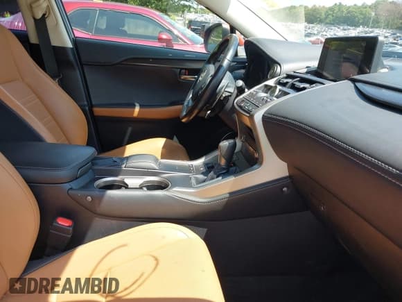 ✅ 2020 Lexus NX 300 • VIN: JTJDARDZ0L2219719 • Lot: 42823234. Wystawiony na IAAI z przebiegiem 36 761 mil. Bezpłatny archiwum sprzedaży aukcyjnych z USA i szczegółowy raport historii pojazdu na DreamBid. Zdjęcie 5.