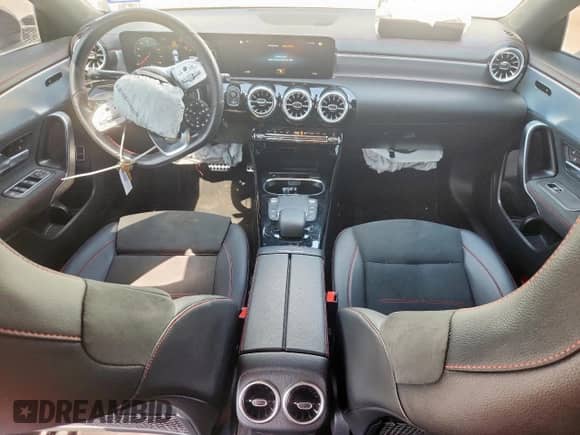 2022 Mercedes-Benz CLA 250 z VIN W1K5J4GB2NN313441, wystawiony jako Copart lot #80508685 z przebiegiem 34 157 mil mil oraz Szkoda całkowita • Salvage title. Historia ofert i sprzedaży dostępna na DreamBid. Obrazek 8.