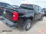 ✅ 2018 Chevrolet Colorado 2WD Work Truck • VIN: 1GCGSBEA8J1297939 • Lot: 40878510. Wystawiony na IAAI z przebiegiem 68 009 mil. Bezpłatny archiwum sprzedaży aukcyjnych z USA i szczegółowy raport historii pojazdu na DreamBid. Zdjęcie 4.
