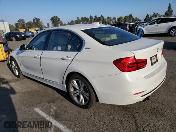 ✅ 2017 BMW 3 Series 330e • VIN: WBA8E1C36HA158653 • Lot: 82712795. Listed on Copart with 61,623 mi. Free auction sales archive from the USA and detailed vehicle history report at DreamBid. Image 2.