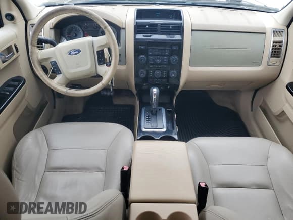 ✅ 2008 Ford Escape Limited • VIN: 1FMCU94128KE82068 • Lot: 91190005. Wystawiony na Copart z przebiegiem 101 598 mil. Bezpłatny archiwum sprzedaży aukcyjnych z USA i szczegółowy raport historii pojazdu na DreamBid. Zdjęcie 8.