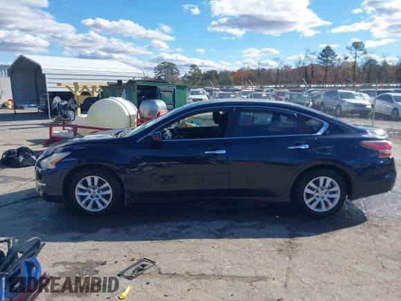 ✅ 2015 Nissan Altima SV • VIN: 1N4AL3AP5FC472331 • Lot: 43655456. Listed on IAAI with 130,804 mi. Free auction sales archive from the USA and detailed vehicle history report at DreamBid. Image 14.