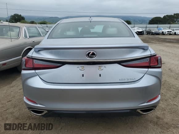 ✅ 2024 Lexus ES 350 F Sport • VIN: 58AJZ1B16RU162201 • Лот: 53856065. Опубликован ранее на Copart с пробегом 14 351 миль. Бесплатный доступ к архиву аукционных продаж из США и подробный отчёт об истории автомобиля на DreamBid. Изображение 6.