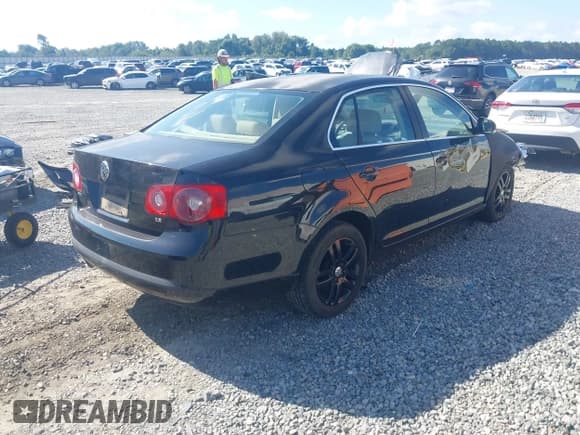 ✅ 2006 Volkswagen Jetta 2.5L • VIN: 3VWRF71K56M817059 • Лот: 42975497. Опубликован ранее на IAAI с пробегом 134 629 миль. Бесплатный доступ к архиву аукционных продаж из США и подробный отчёт об истории автомобиля на DreamBid. Изображение 4.