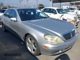 ✅ 2000 Mercedes-Benz S 320/430/500 • VIN: WDBNG75J3YA074707 • Lot: 43203815. Listed on IAAI with 157,794 mi. Free auction sales archive from the USA and detailed vehicle history report at DreamBid. Image 1.
