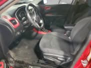 ✅ 2019 Jeep Compass Sport • VIN: 3C4NJDAB5KT682681 • Lot: 92671325. Wystawiony na Copart z przebiegiem 82 151 mil. Bezpłatny archiwum sprzedaży aukcyjnych z USA i szczegółowy raport historii pojazdu na DreamBid. Zdjęcie 7.