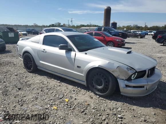 ✅ 2007 Ford Mustang GT Deluxe • VIN: 1ZVHT82H675261283 • Лот: 89476575. Опубликован ранее на Copart с пробегом 104 388 миль. Бесплатный доступ к архиву аукционных продаж из США и подробный отчёт об истории автомобиля на DreamBid. Изображение 4.